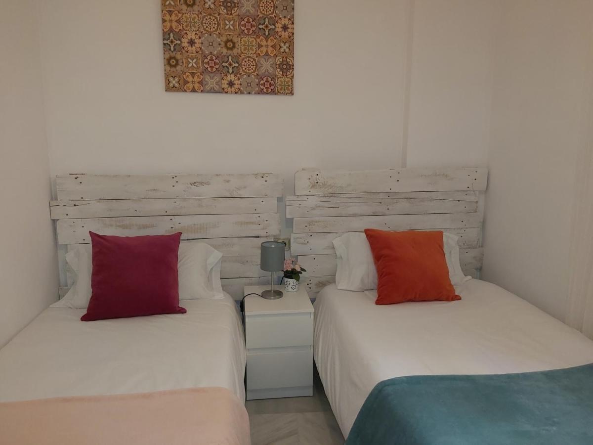 Apartamento San Luis. Plaza De Parking Gratis!!! Sevilla Exteriér fotografie
