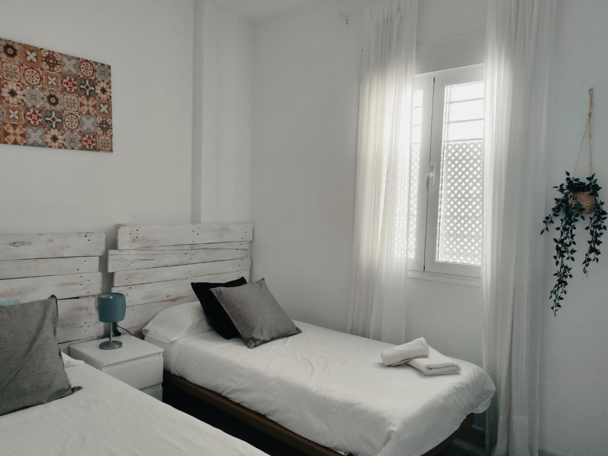 Apartamento San Luis. Plaza De Parking Gratis!!! Sevilla Exteriér fotografie